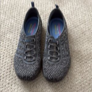 New Women’s Skechers Grey/Black slip on Sneakers Size 10 Relaxed Fit Memory Foam
